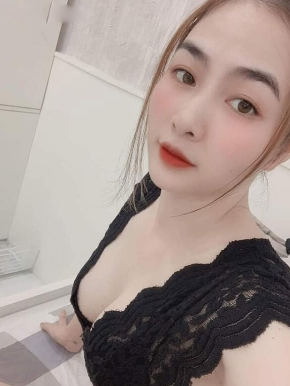 Diễm My đơn giản nhưng xinh đẹp với đồ ngủ