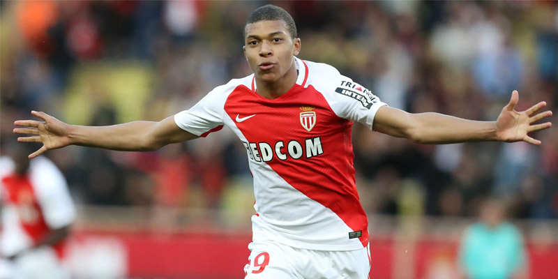 Mbappe trưởng thành tại Monaco